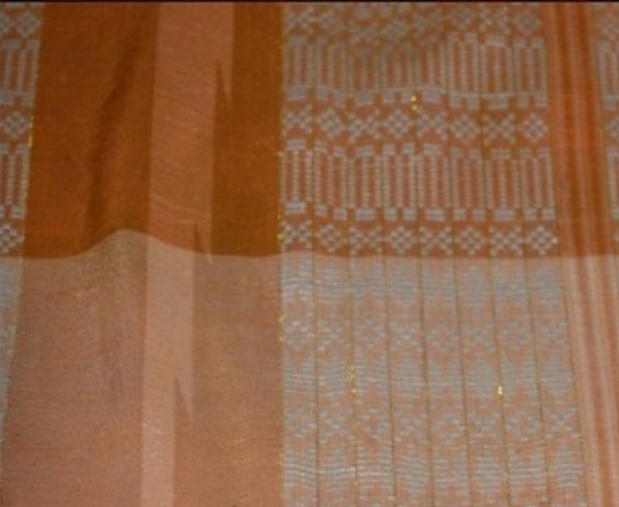 Kain sutra bermotif Balo Mappagiling